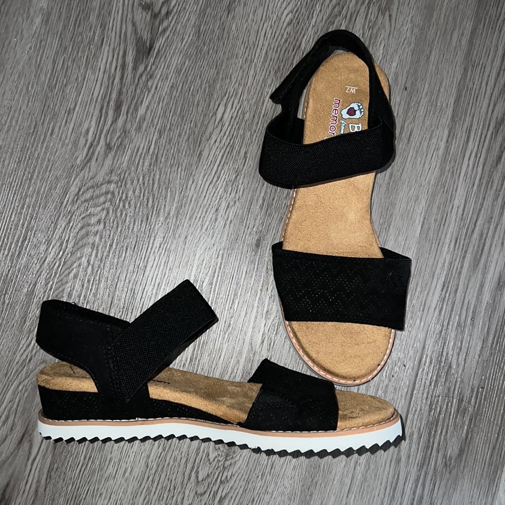 BRAND NEW BOBS MEMORY FOAM SANDALS